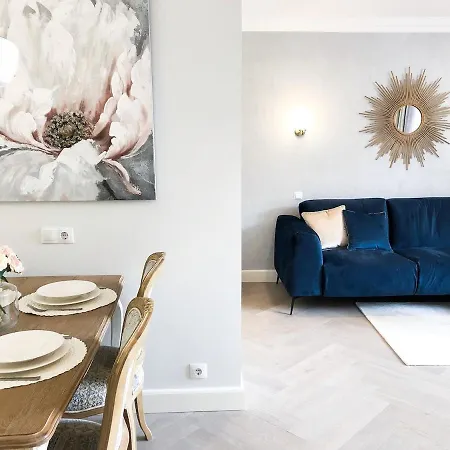 Toompea Castle 2 Bedroom Old Town アパート *