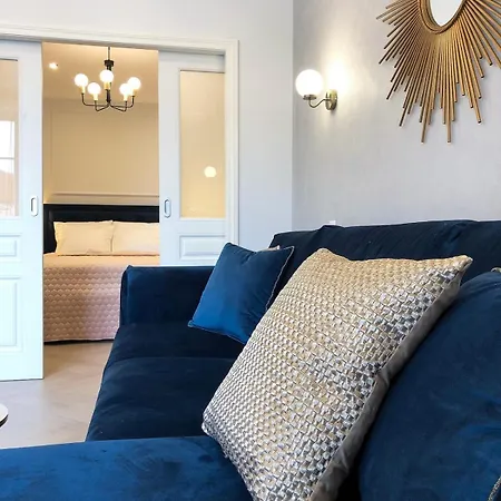 شقة Toompea Castle 2 Bedroom Old Town تالين