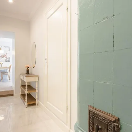 アパート Toompea Castle 2 Bedroom Old Town タリン