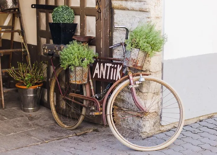 شقة Toompea Castle 2 Bedroom Old Town تالين