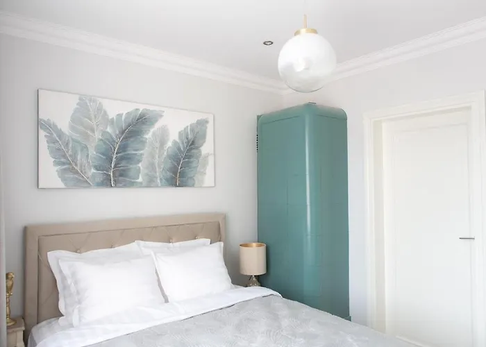 아파트 Toompea Castle 2 Bedroom Old Town 탈린