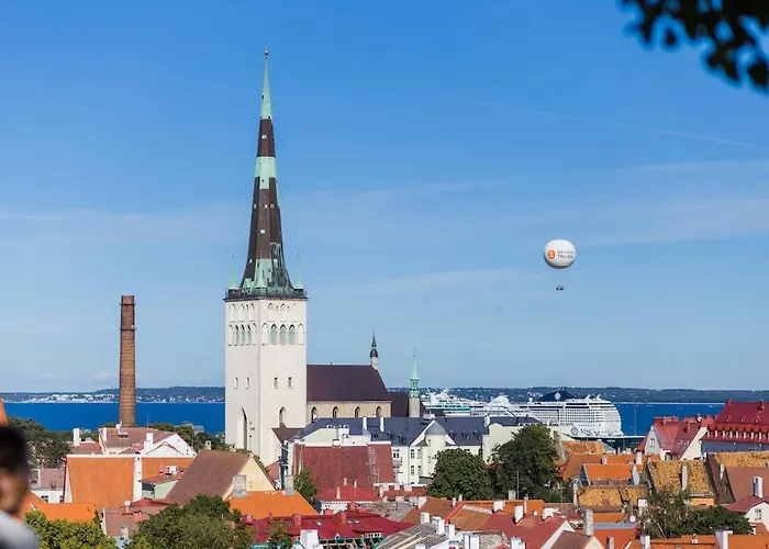 Toompea Castle 2 Bedroom Old Town شقة