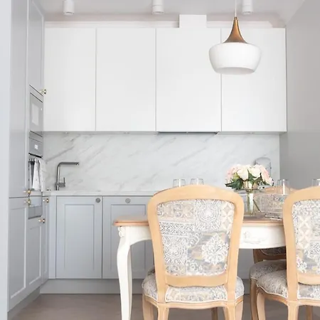 Toompea Castle 2 Bedroom Old Town Апартаменти Таллінн