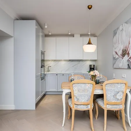 Toompea Castle 2 Bedroom Old Town Апартаменти