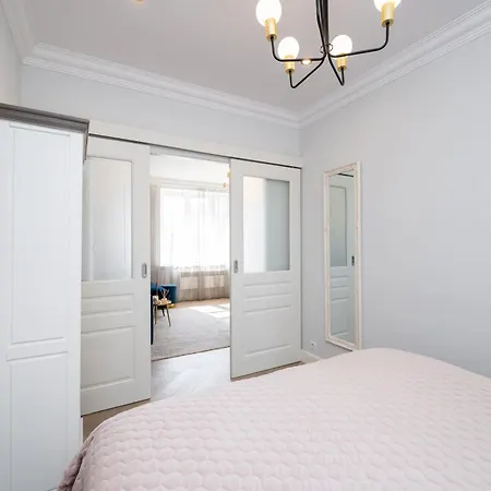 Toompea Castle 2 Bedroom Old Town Апартаменти